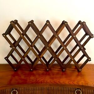 Mid century style accordion wooden wine rack, hold up to 14 bottles